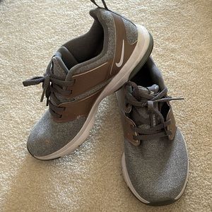 Nike training shoes women’s size 7.5 barely worn